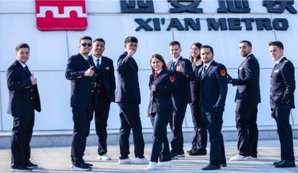 El concesionario Metro Línea 1 busca capacitar y emplear a ingenieros colombianos en China.