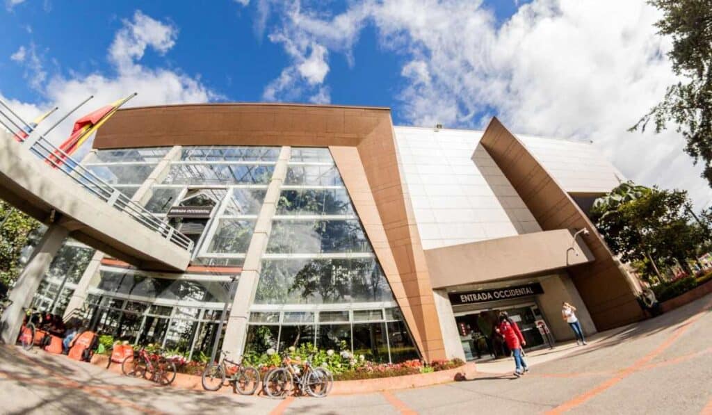 Centro comercial Salitre Plaza