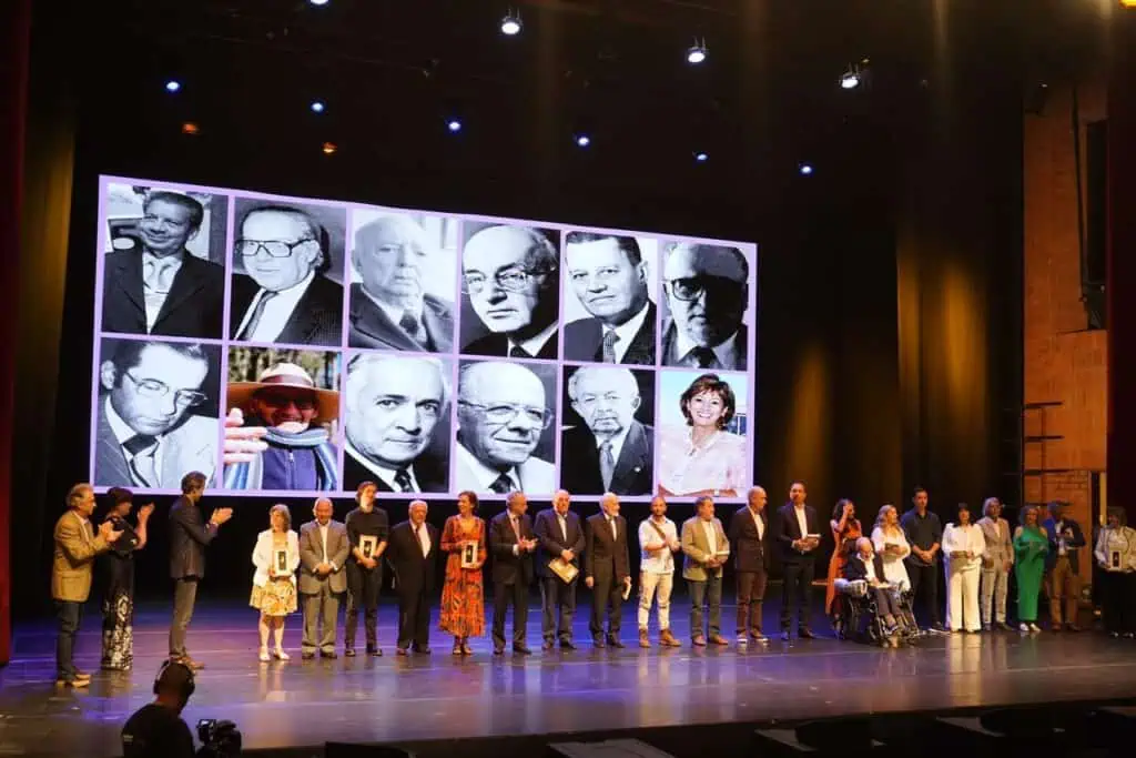 Más de 1.000 personas se reunieron en la celebración de los 70 años de Comfama Más de 1.000 personas se reunieron se en la celebración de los 70 años de Comfama
