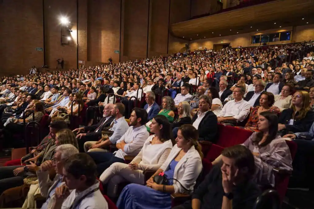 Más de 1.000 personas se reunieron en la celebración de los 70 años de Comfama Más de 1.000 personas se reunieron en la celebración de los 70 años de Comfama