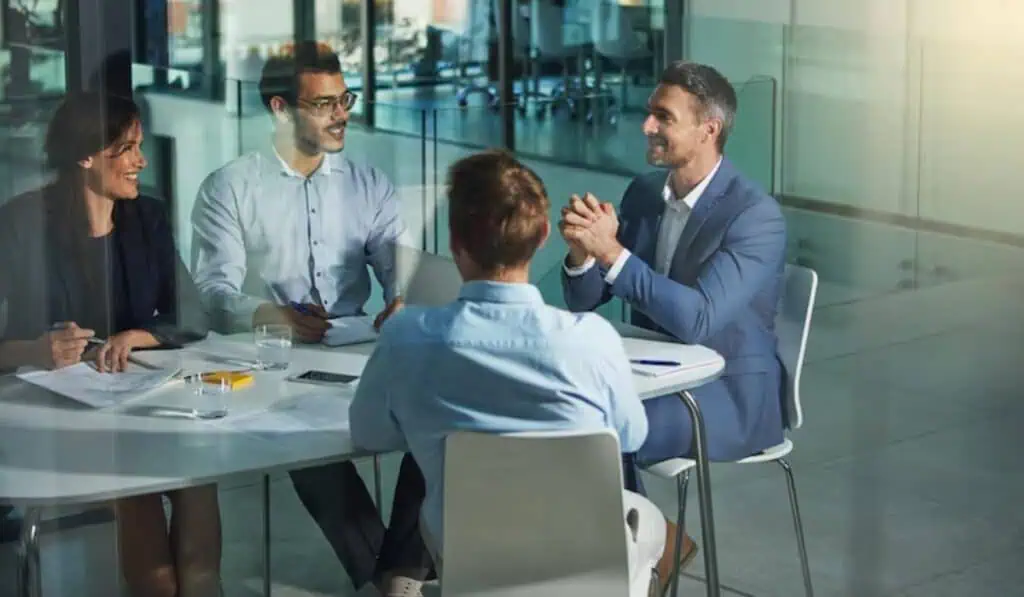 Gobierno corporativo en Colombia: casos de éxito y buenas prácticas empresariales ¿Empresas en Colombia deberían desempeñar un papel más activo en la sociedad?