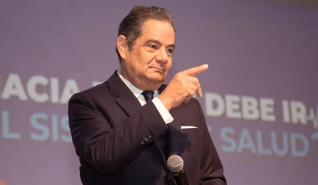 Vargas Lleras apoya la idea de una Constituyente del gobierno Petro Vargas Lleras apoya la idea de una Constituyente del gobierno Petro