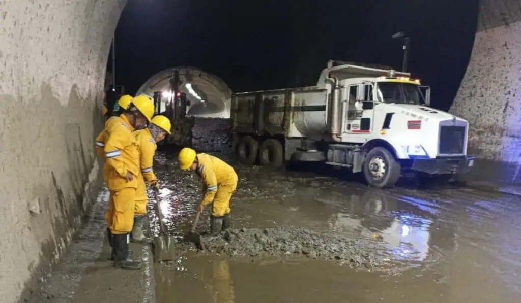 Invías confirma nuevos cierres en la vía La Línea para despejar lodo en el corredor vía La Línea