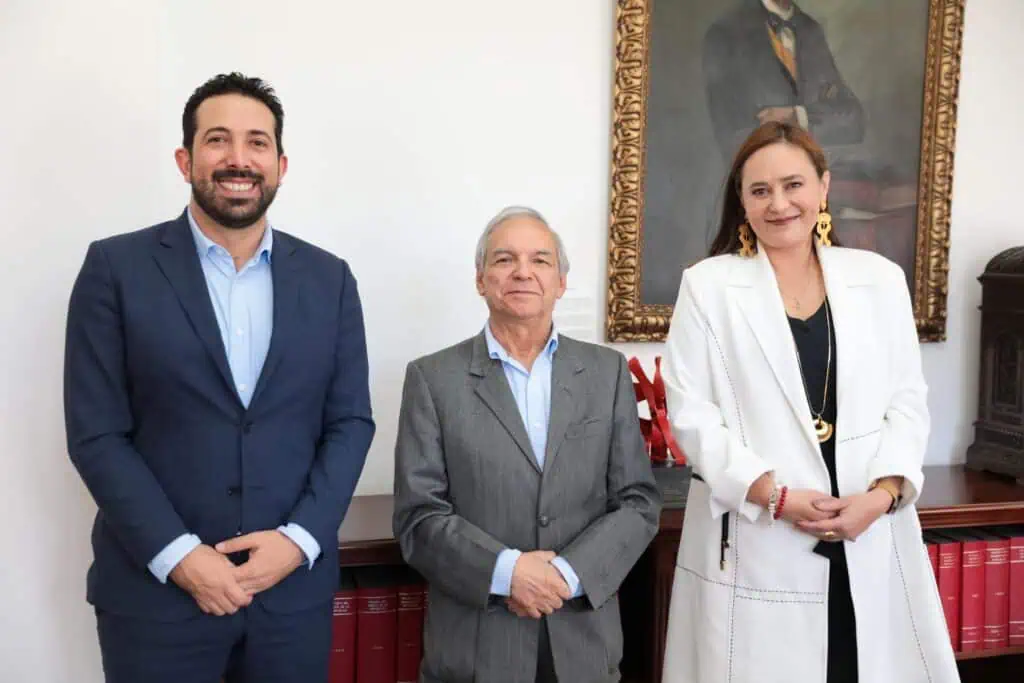 Fue posesionada Juanita Villaveces como la nueva viceministra técnica del Ministerio de Hacienda Fue posesionada Juanita Villaveces como la nueva viceministra técnica del Ministerio de Hacienda
