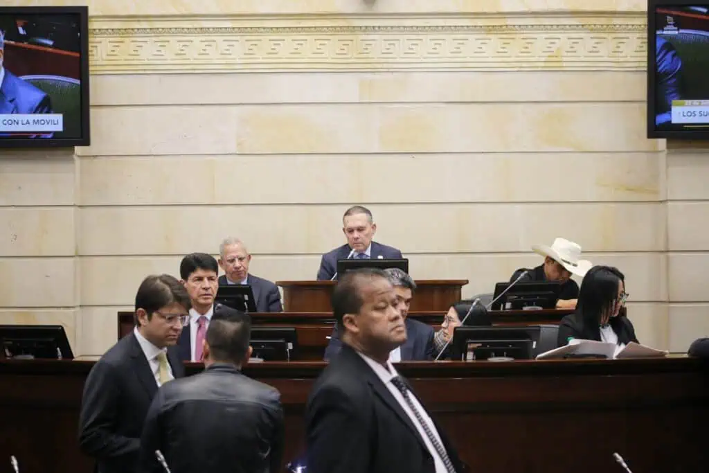 Definen presidentes de comisiones en Senado y Cámara: así está puja del Gobierno Petro Plenaria del Senado