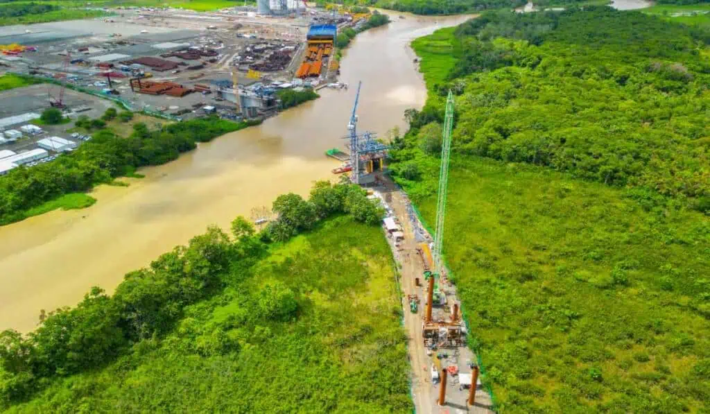 Primicia | ANLA toma medida clave para reactivar las obras del megaproyecto Puerto Antioquia Viaducto que conectará a Puerto Antioquia con su muelle de atraque en medio del mar
