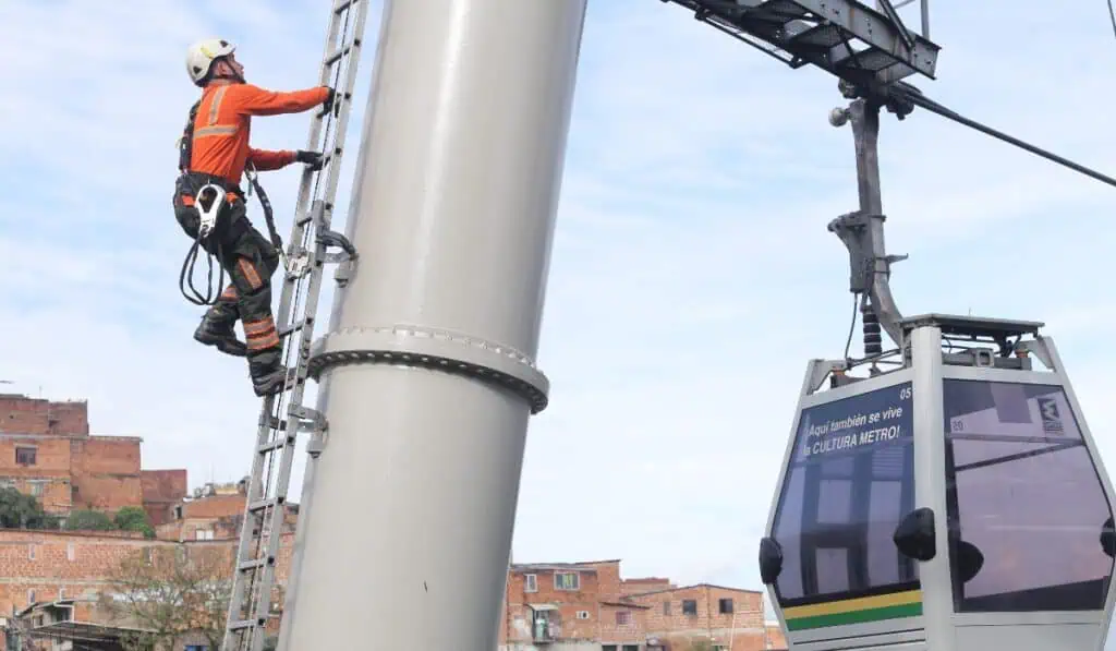 Avanza la revisión del Metrocable de Medellín después de accidente en una de las cabinas Revisión del metrocable