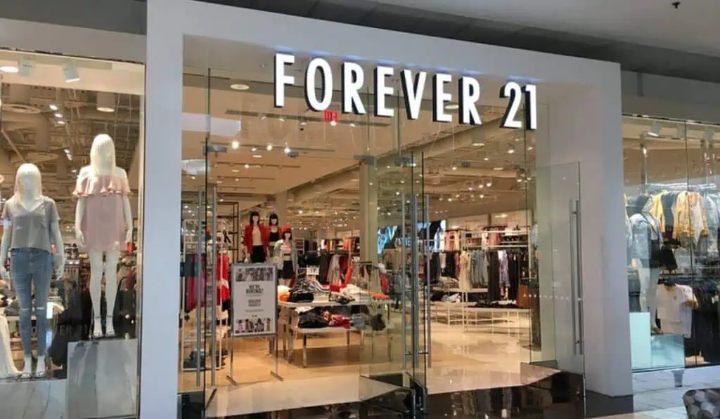 Sigue la retirada de América Latina: Forever 21 se va de Perú Forever 21