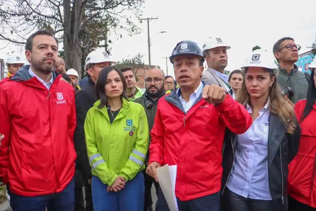 En Kennedy se rehabilitó la Av. Ferrocarril del Sur, después de 15 años Carlos Fernando Galán en la Av. Ferrocarril del Sur.