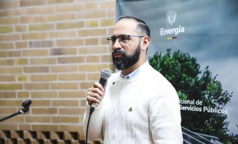 MinEnergía pide investigar a empresas de gas natural en Colombia por alza de precios: los gremios le responden