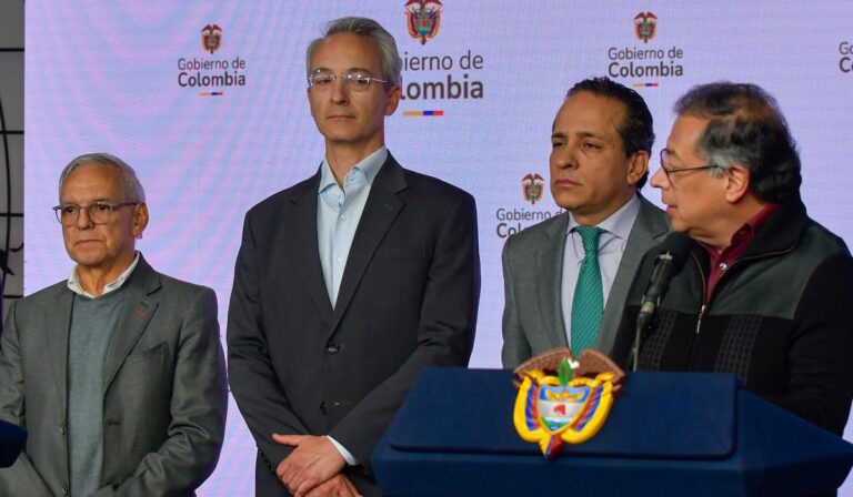 Acuerdo entre el sector financiero y el Gobierno. Foto: Asobancaria.