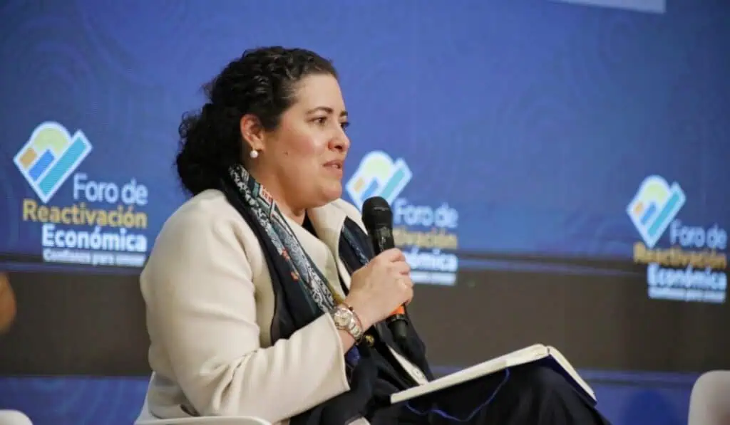 Corficolombiana ganó $40.000 millones con venta de participación en Mineros; revela nuevos planes Ana Milena López, presidenta de Corficolombiana, en un foro de reactivación