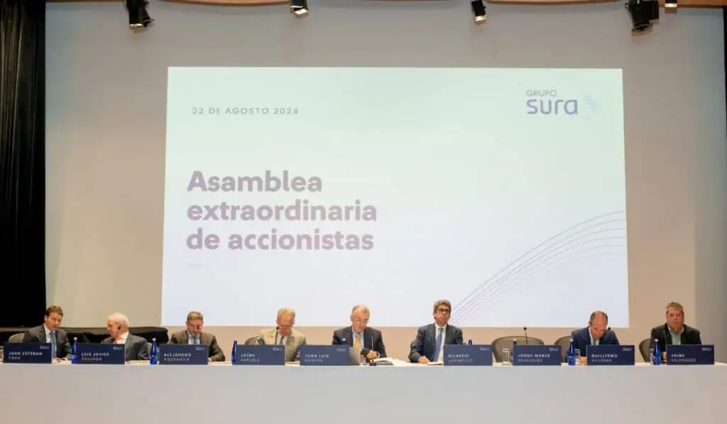 Asamblea de Grupo Sura aprueba recomprar acciones propias tras negocio con Gilinski Asamblea Sura