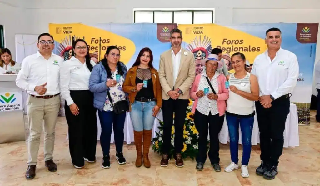 Banco Agrario lanza tarjeta de crédito para mujeres de sector agro en Colombia Banco Agrario