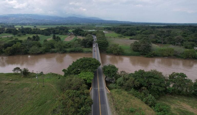 Inversión en infraestructura en Colombia llegó a su nivel más bajo en una década; apenas alcanza el 1 % del PIB Inversión en infraestructura