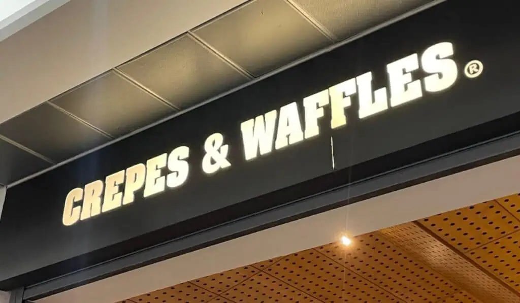 Ventas de restaurantes mejoraron, pero aún hay retos: estas son las cadenas más grandes de Colombia Logo de la cadena de restaurantes Crepes & Waffles