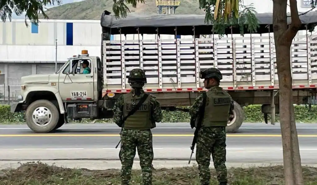 Petro declara oficialmente la conmoción interior por la violencia en el Catatumbo Ejército de Colombia
