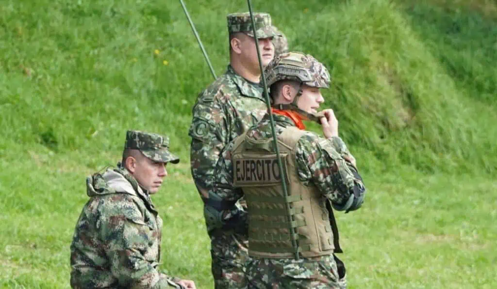 Alertan por riesgo con algunas pensiones en Colombia: Habría importante presión fiscal Militares