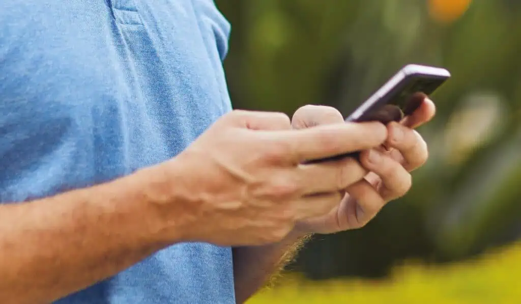 Nuevo método de estafas por mensajes de texto: ¿Cómo evitarlo? Aleta sobre videos virales que engañan a colombianos con supuestas condonaciones de deudas