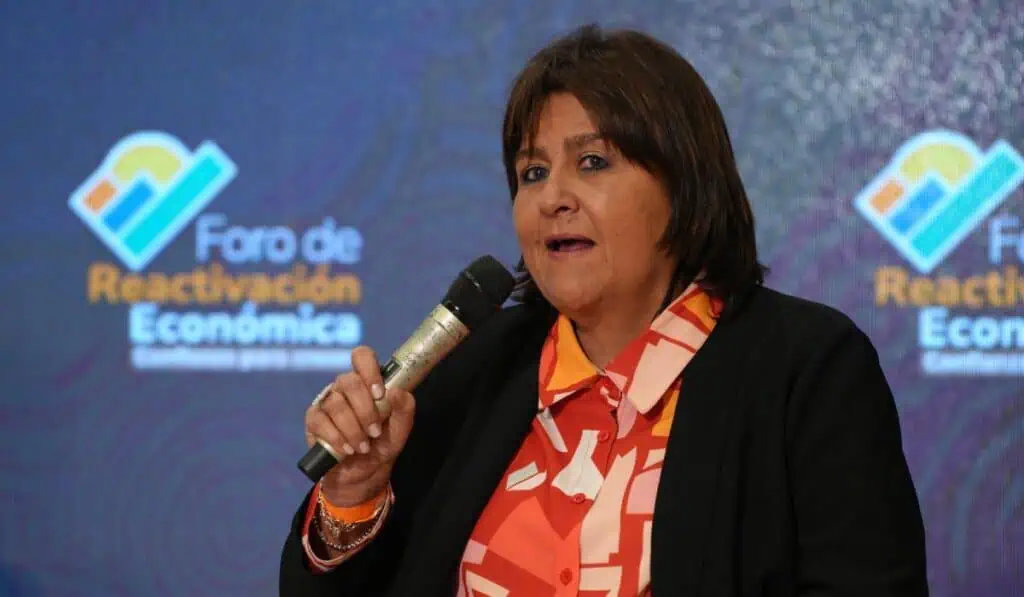 Presidenta de Grupo Aval: “Veo un gobierno con grandes metas y no las está cumpliendo” María Lorena Gutiérrez, presidenta de Grupo Aval, en un foro de reactivación