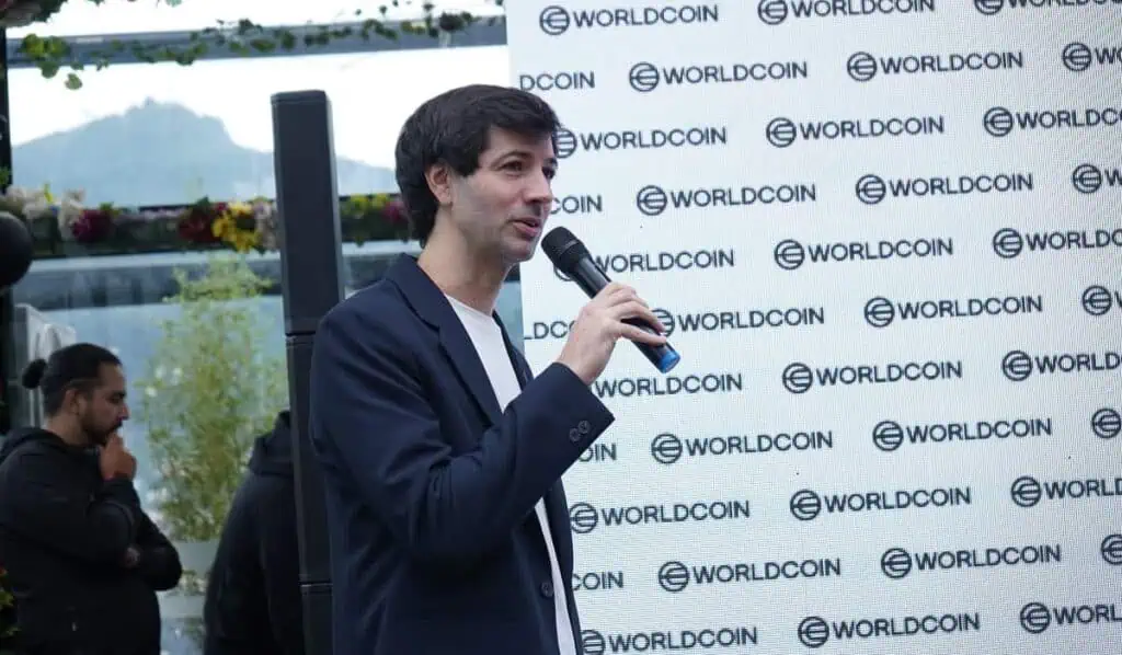 Servicios de Verificación de humanidad Worldcoin llegan a Barranquilla ante el auge de la IA Martín Mazza, gerente regional para América Latina de Tools for Humanity, empresa de tecnología global y colaboradora del protocolo Worldcoin.