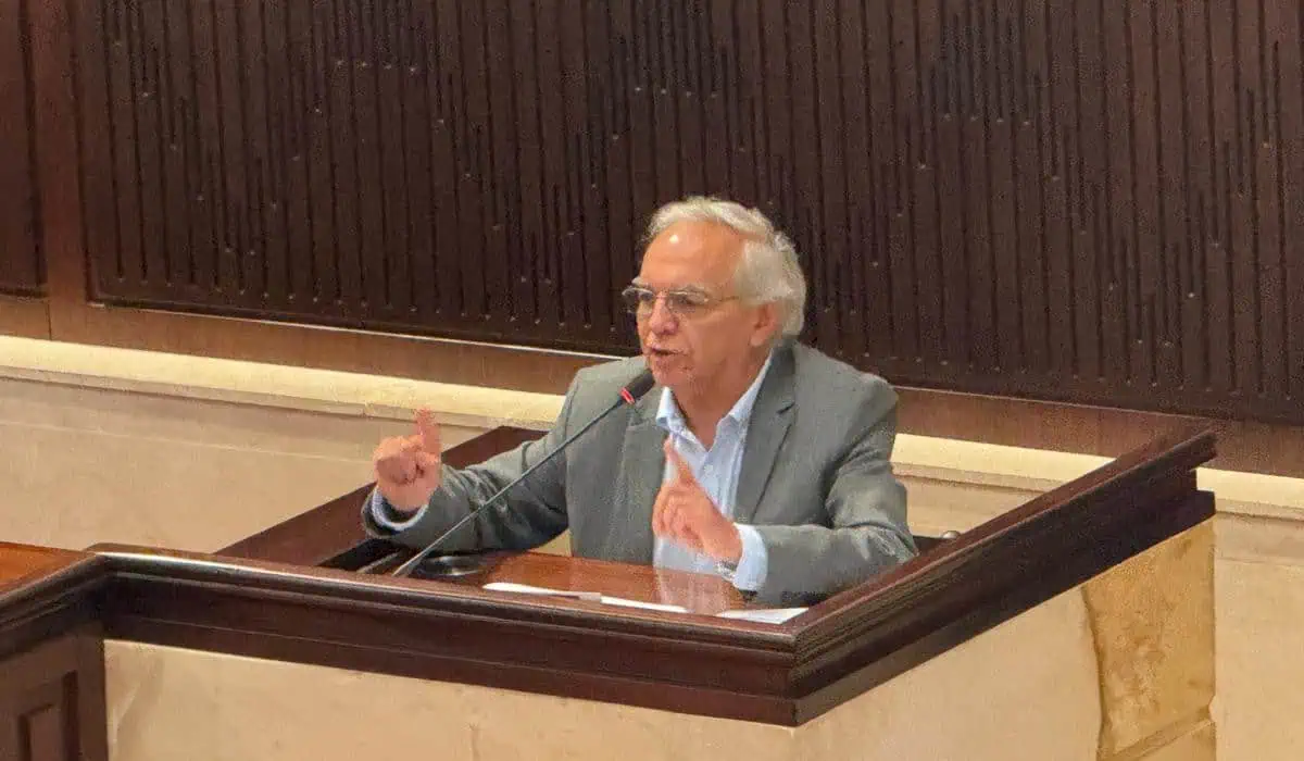 MinHacienda: reforma tributaria será para los super ricos, quienes ganen más de $120 millones mensuales MinHacienda de Colombia, Ricardo Bonilla, responde a los transportadores de Colombia. Foto: Valora Analitik.