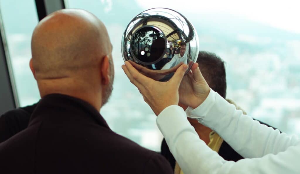Servicios de Verificación de humanidad Worldcoin llegan a Barranquilla ante el auge de la IA