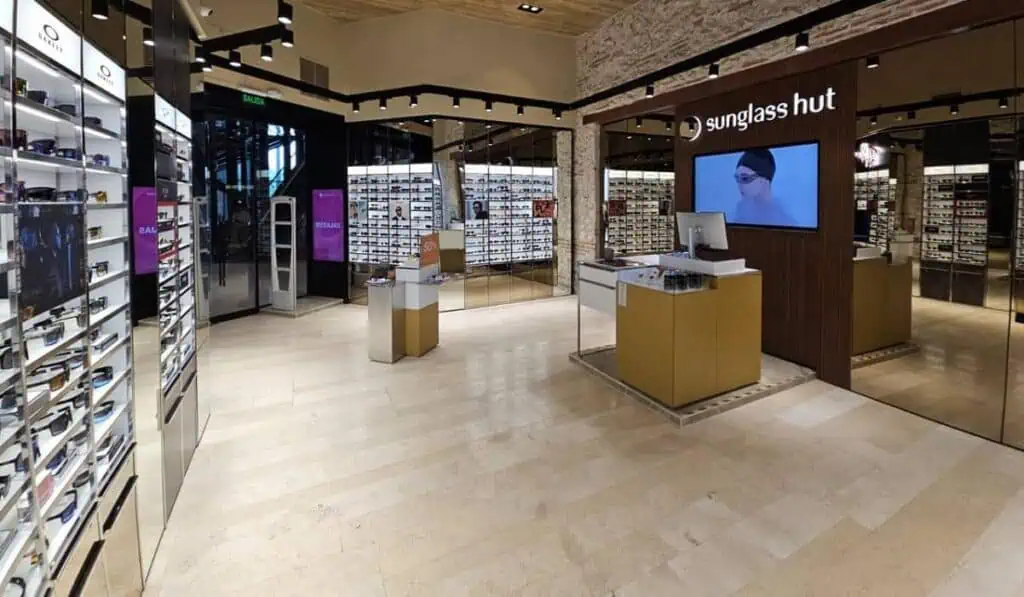 Sunglass Hut abre nueva tienda en Colombia, completando 13 sedes y 25 kioskos Sunglass Hut, marca de lentes de sol de calidad premium.