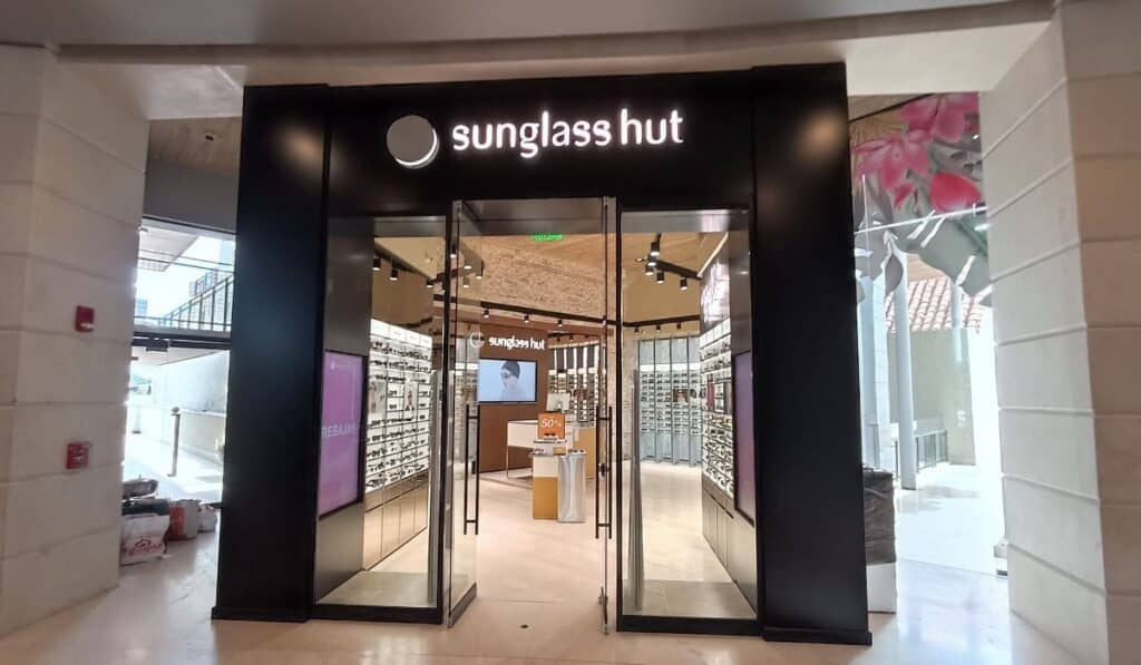 Tienda Sunglass Hut