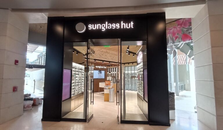 Tienda Sunglass Hut