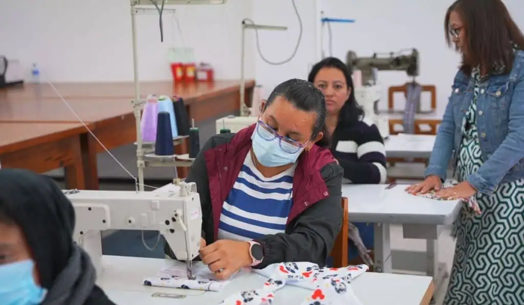 Si le toca trabajar un día de descanso en Colombia esto le tendrían que pagar con nueva ley trabajar un día de descanso en Colombia