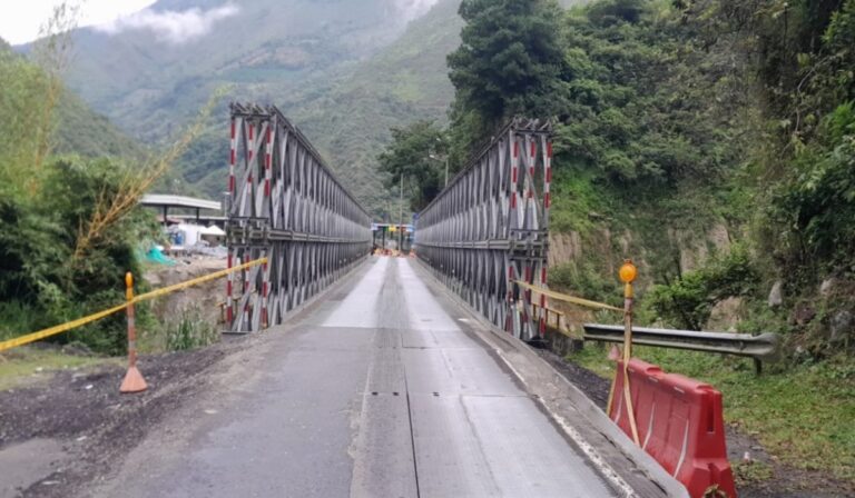 Trabajos de mantenimiento en los puentes metálicos