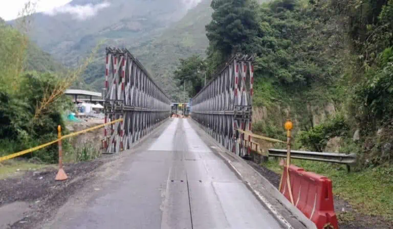 Trabajos de mantenimiento en los puentes metálicos