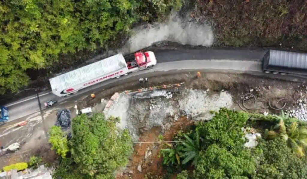 Invías adjudicó contratos de mantenimiento y mejoramiento para cuatro departamentos Vía Santuario - Caño Alegre en Autopista Bogotá - Medellín