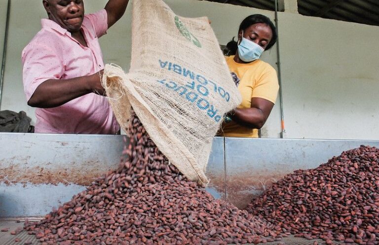 semanas que deben cotizar las mujeres en Colombia para pensionarse