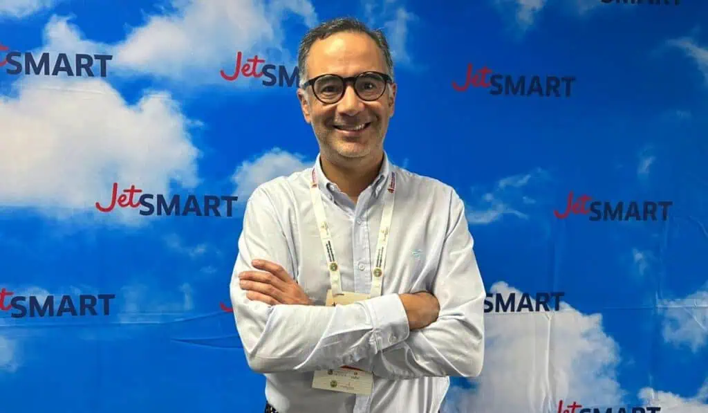 JetSmart busca convertirse en la tercera aerolínea en participación de mercado en Colombia JetSmart