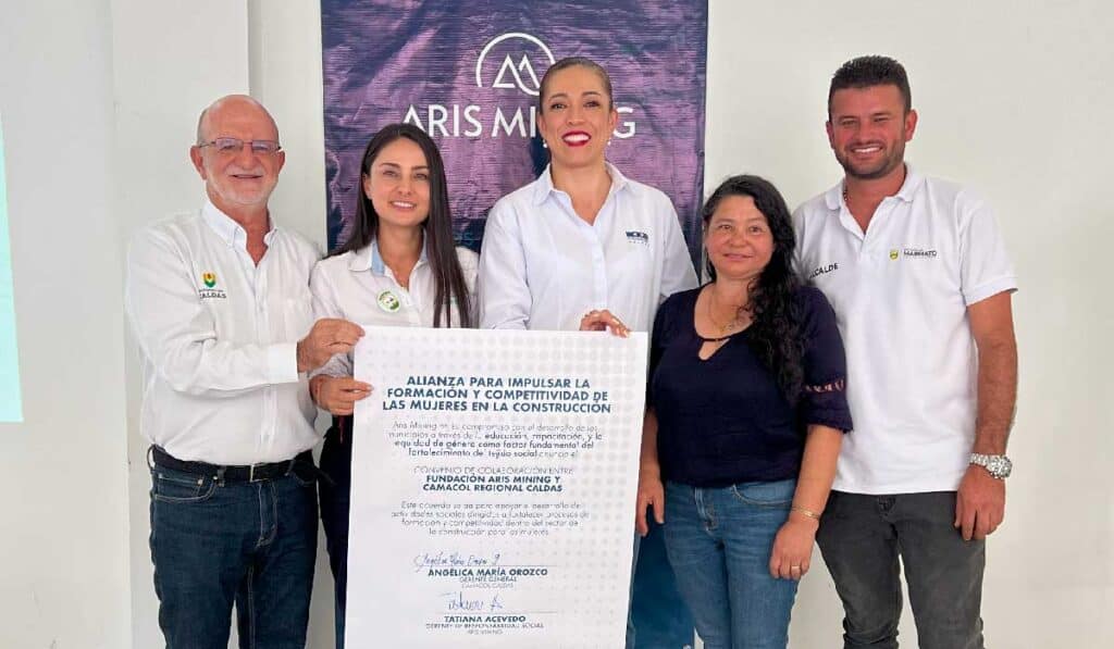 Más mujeres capacitadas en el sector de la construcción: Aris Mining y Camacol Caldas firman convenio