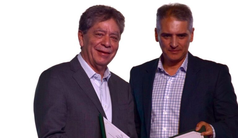 Bruce Mac Master, presidente de la ANDI y Julián Andrés Rendón, Gobernador Bruce Mac Master, presidente de la ANDI y Julián Andrés Rendón, Gobernador de Antioquia. Foto: ANDIde Antioquia. Foto: ANDI