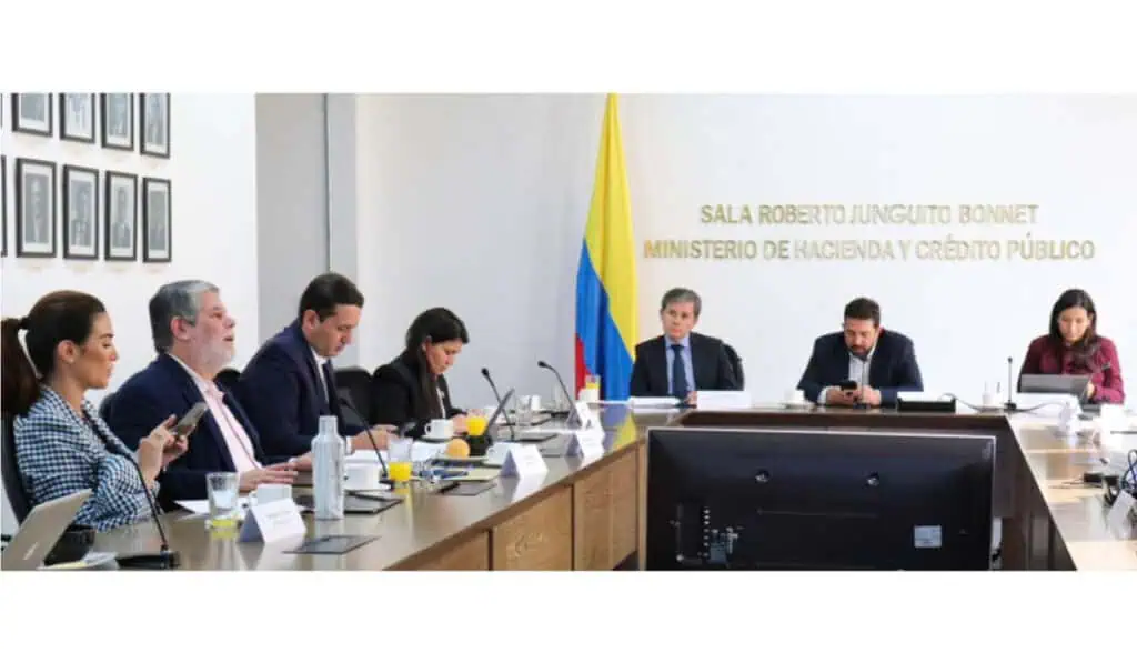 A indagatoria congresistas por escándalo de la Unidad de Riesgo Escándalo de la Unidad de Riesgo