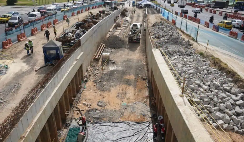 Obras de TransMilenio en la Avenida 68 registran avance de 44 % Deprimido de la Avenida 68
