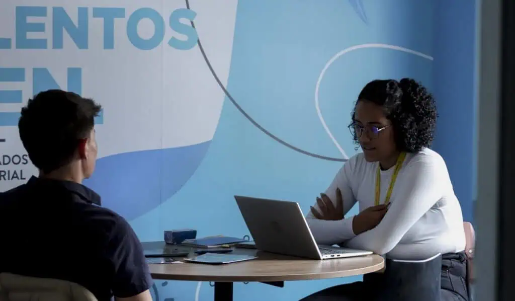 ¿Es profesional y busca empleo en Bogotá? La Feria Conexión Laboral ofrece varias oportunidades Feria de Empleo