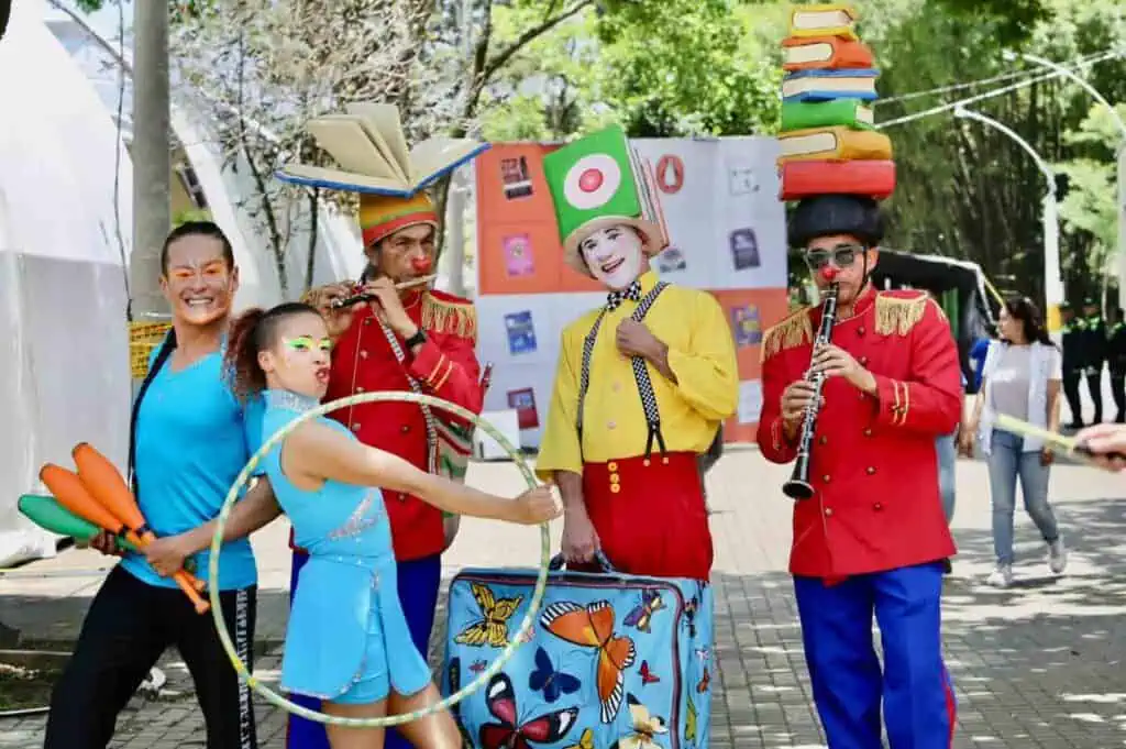 Medellín celebra la Fiesta del Libro y anuncia su primera Feria Internacional del Libro Infantil y Juvenil Fiesta del Libro y la Cultura de Medellín