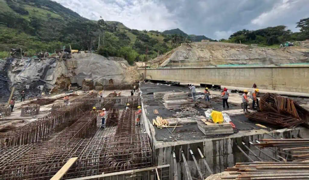 Megaobras de infraestructura muestra panorama favorable en A. Latina pese a retos políticos, regulatorios y de licencias costo de las obras civiles en Colombia