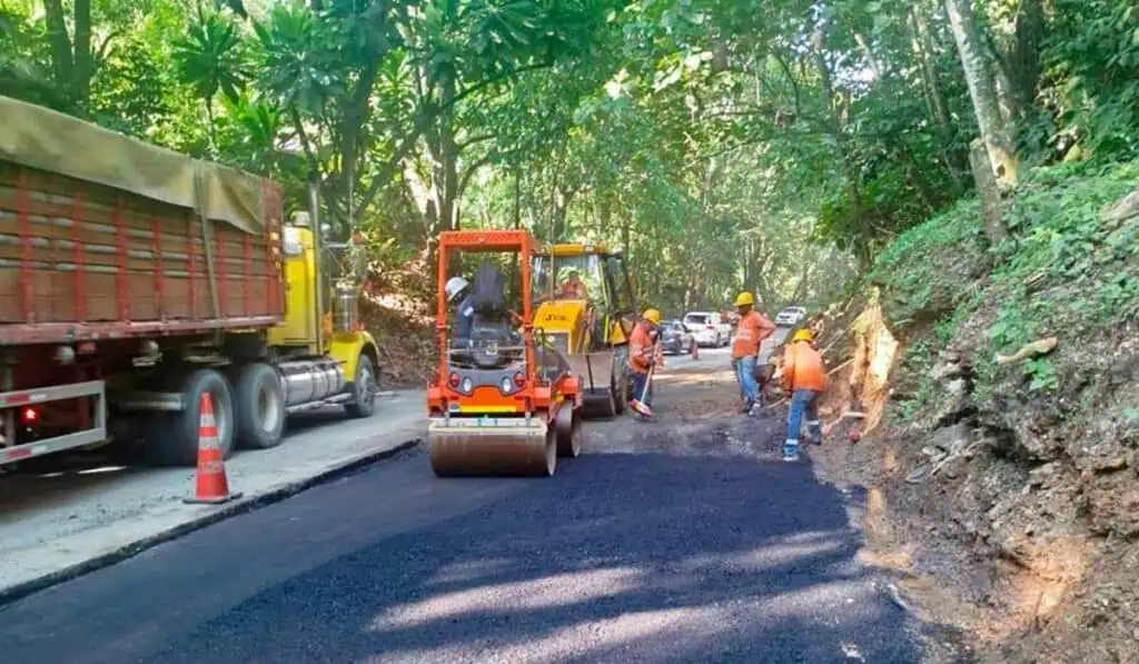 Así van las obras para mejorar la vía Medellín - Bogotá en el sector antioqueño Obras en la vía Medellín - Bogotá de parte del Invías