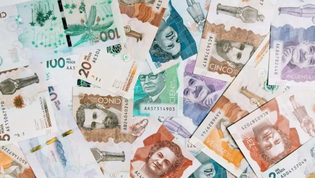 ¿Cuánto es lo mínimo que se deberá cotizar a pensión en Colombia en el nuevo sistema? pensión en Colombia