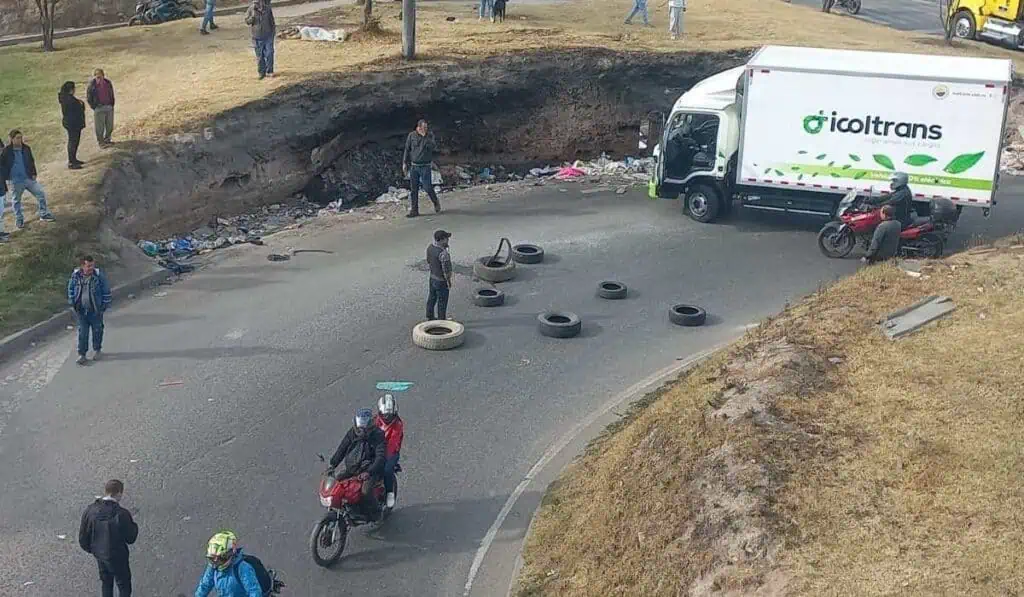 Estos son los puntos críticos por el paro de camioneros en Bogotá Por el paro de camioneros en Bogotá hay vías colapsadas