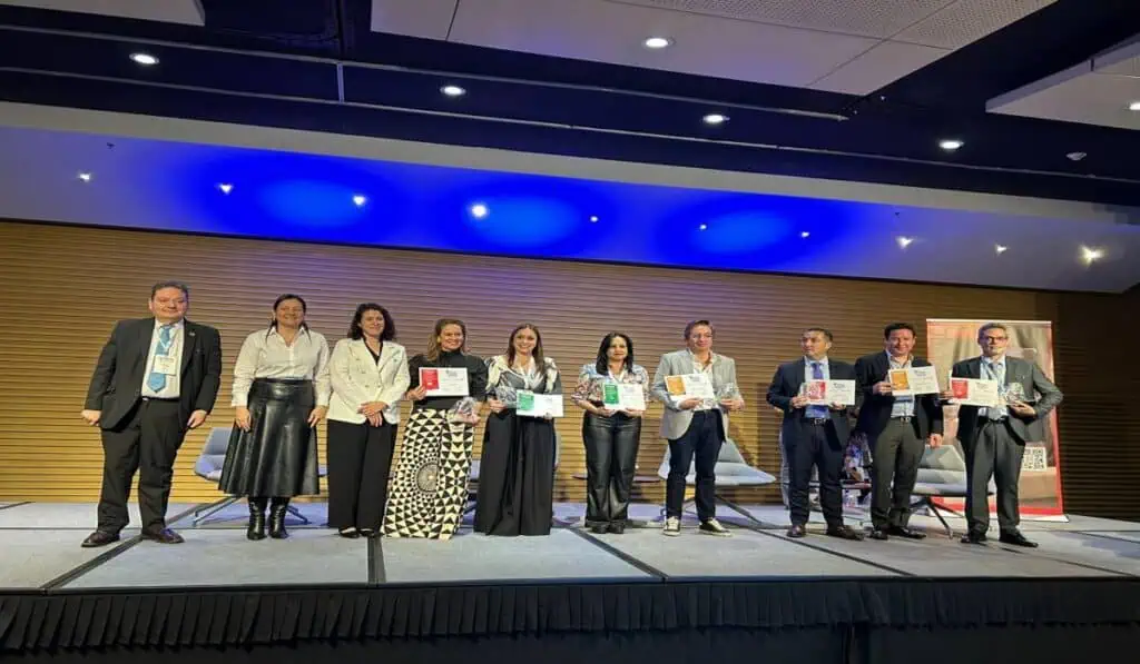 Aris Mining es premiada en Buenas Prácticas de Desarrollo Sostenible por su proyecto de educación Premio Pacto Aris Mining