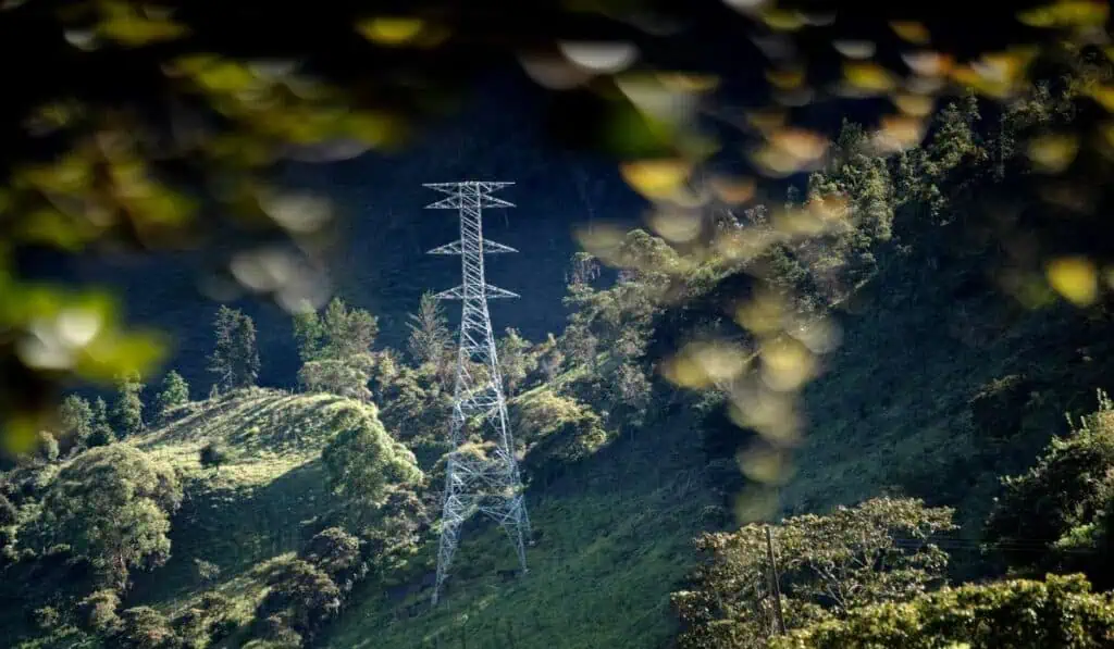 Urge ejecución de proyectos de transmisión de energía: región central de Colombia enfrenta serias vulnerabilidades Proyectos Norte y Sogamoso GEB