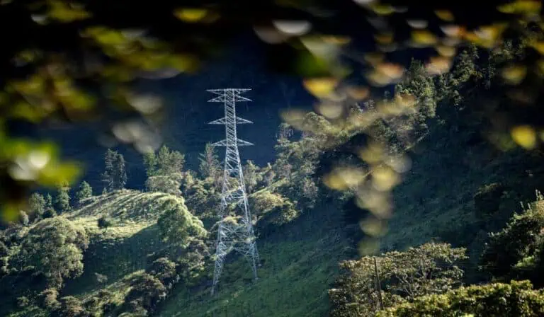 Urge ejecución de proyectos de transmisión de energía: región central de Colombia enfrenta serias vulnerabilidades Proyectos Norte y Sogamoso GEB