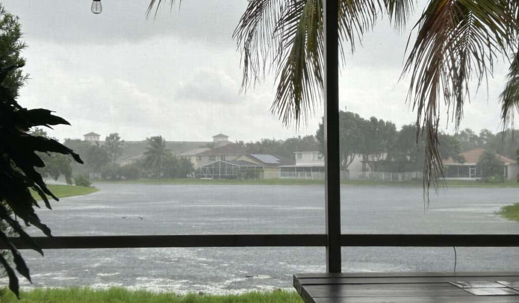 ¿Cuántos vuelos han sido cancelados en Florida (EE. UU.) por amenaza de huracán Helene? Huracán Helene